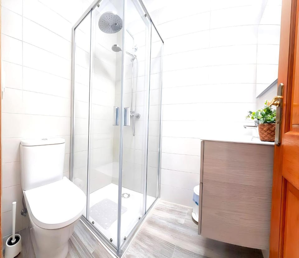 Villa Descansa with private Pool, Air-Conditioning, Sea View, Smart-TV Wifi Villa in Playa Blanca