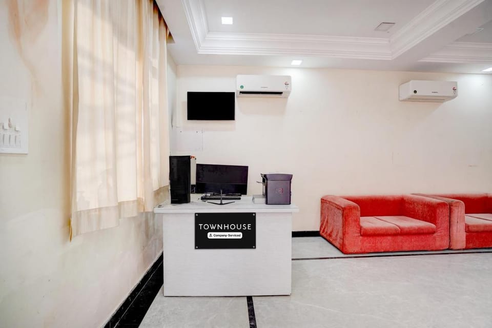 Super Townhouse Jodhpur Cantt Railway Junction Formerly Nirmala Palace Hotel in Rajasthan