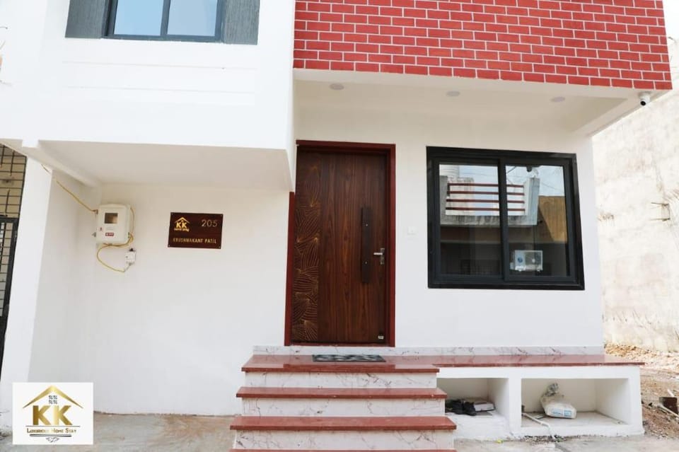 K K Luxurious Home Stay Hotel in Gujarat