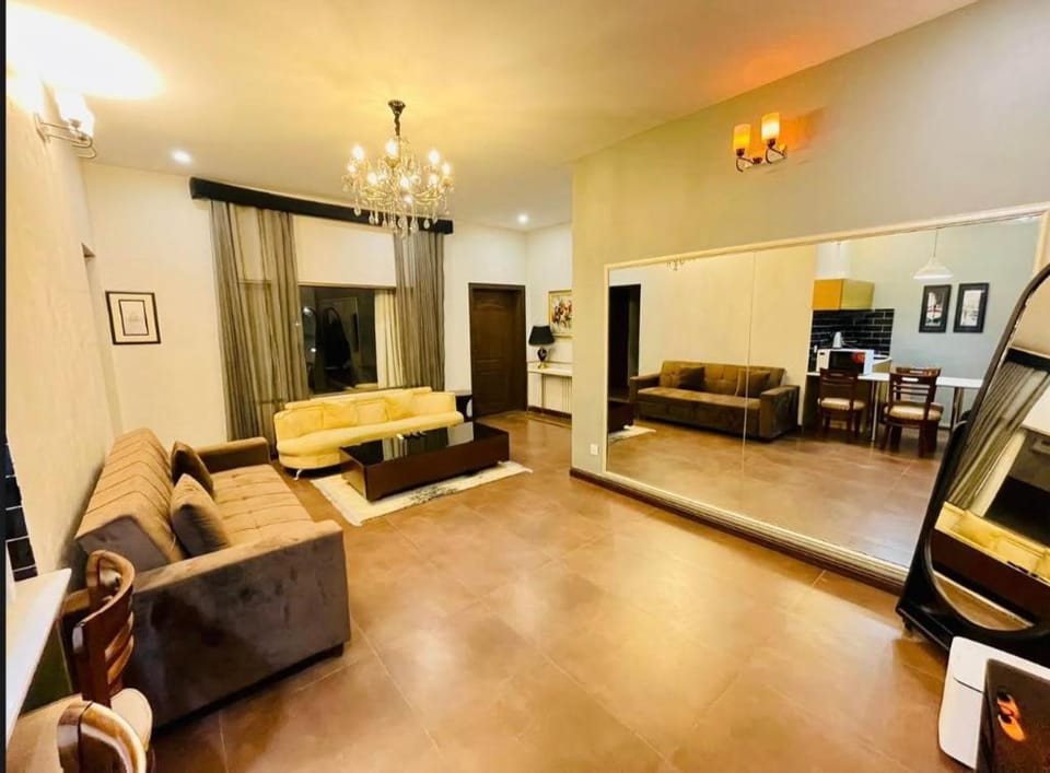 Swan Suites Hotel in Lahore