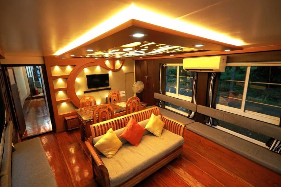 ALLEPPEY BOAT TRIPS Hotel in Alappuzha