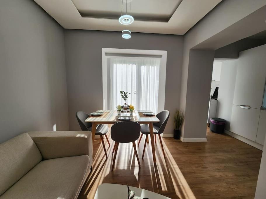 Cozy Midtown Apartment in Tirana Vacation rental in Tirana
