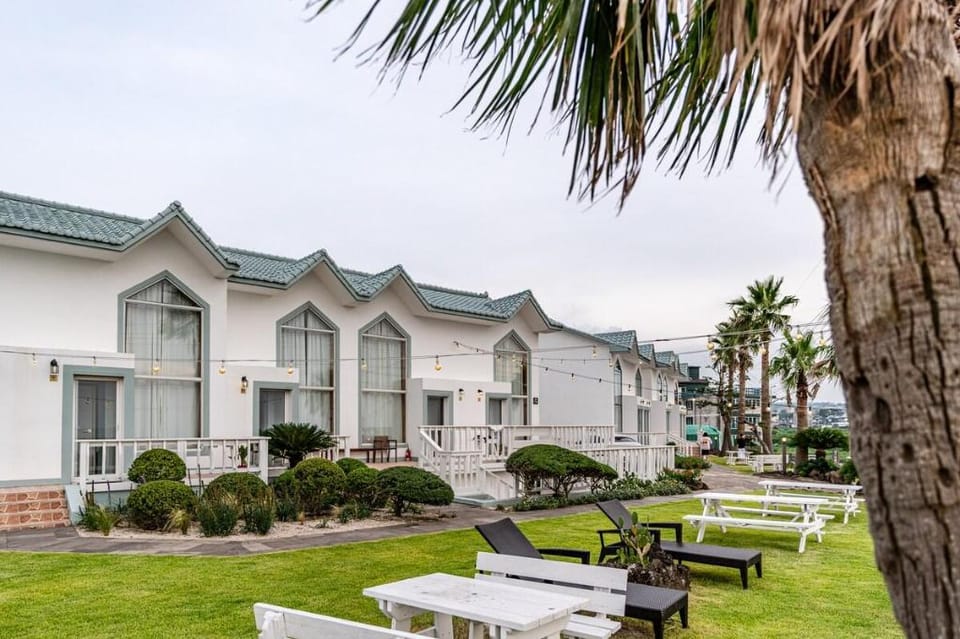 G#1 Aewol Coastal Road Full Ocean View Spa Pool Sunset View Jeju Emotional Accommodation Vacation rental in South Korea