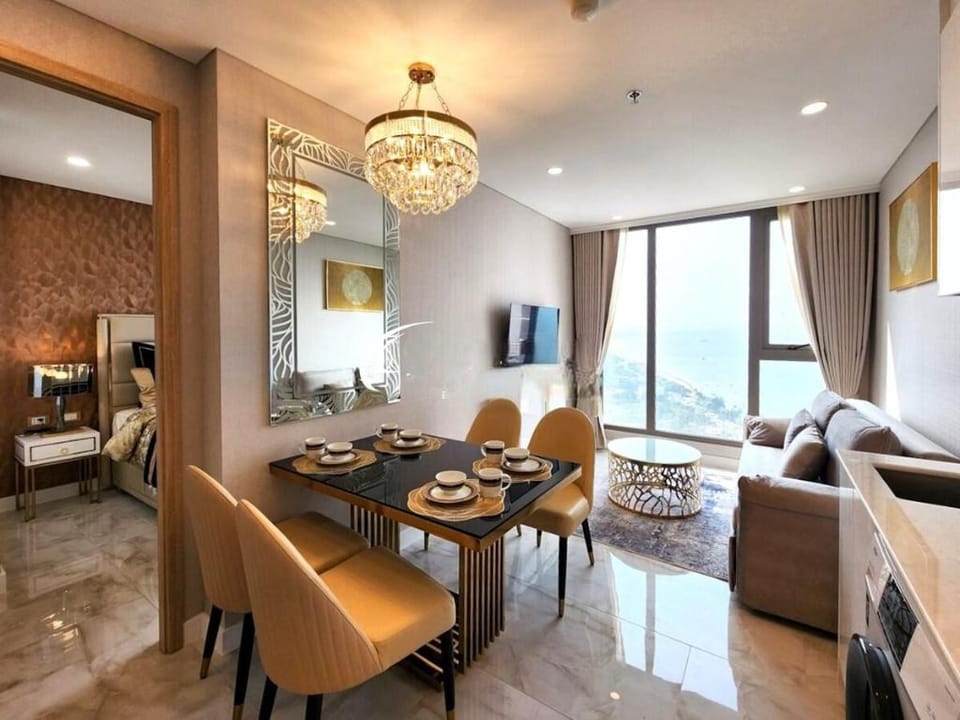 Luxury Sea View Room/Beach Front Luxury 40th Flr Apartment in Pattaya City