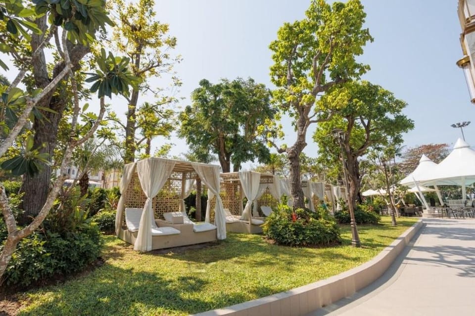 Luxury Sea View Room/Beach Front Luxury 40th Flr Apartment in Pattaya City