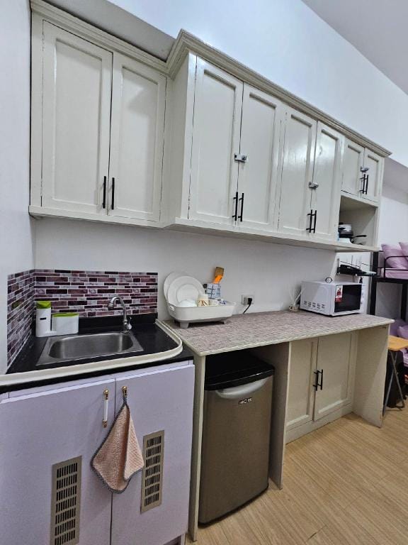Studio Unit at the center of Alabang Apartment in Muntinlupa