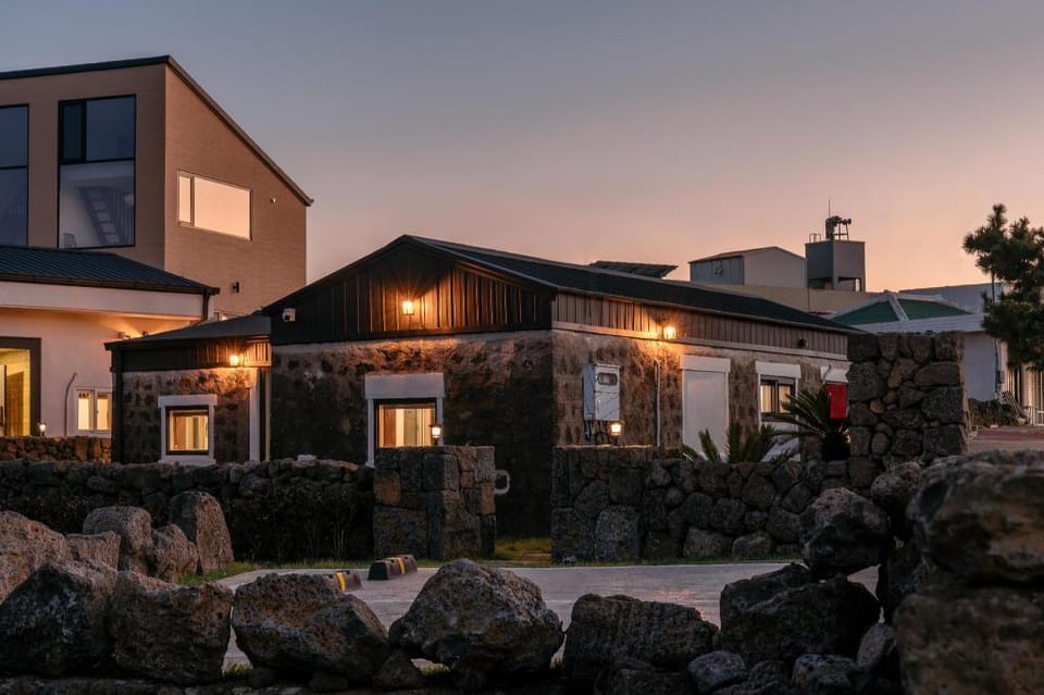 Jeju Sagyaeoreum Dockchae Bed and Breakfast in South Korea