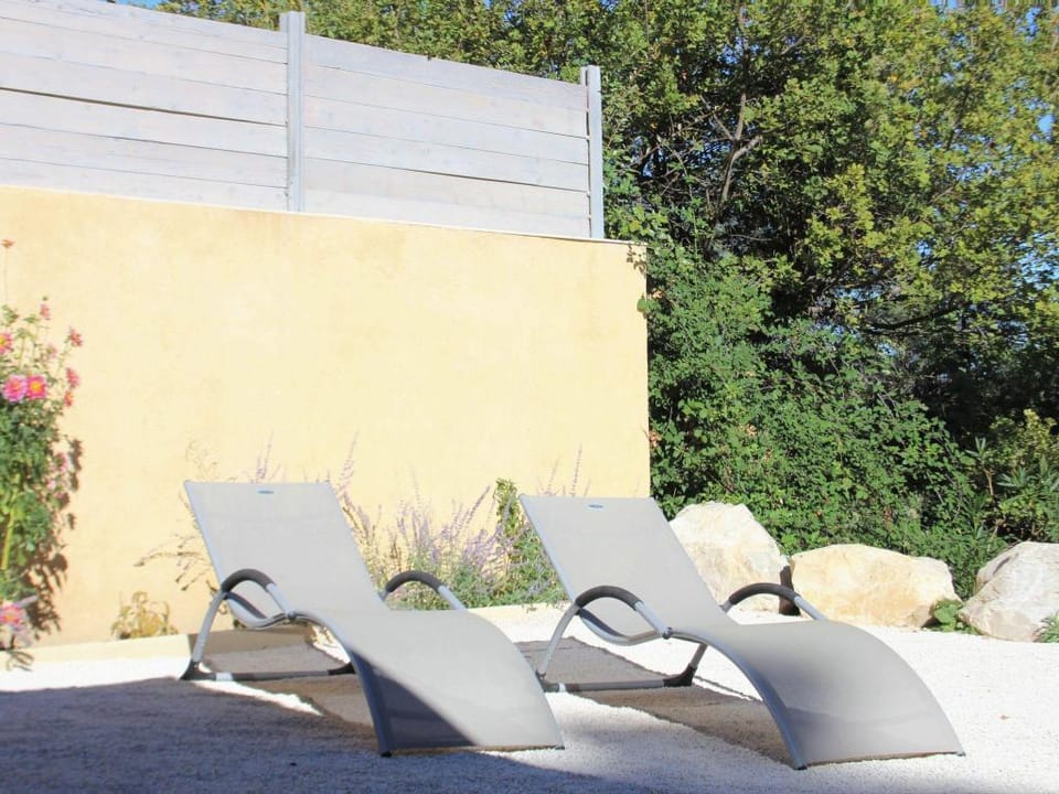 Modern gite with pool on large property of owner, 1 km from Provencal village Vacation rental in Provence-Alpes-Côte d'Azur