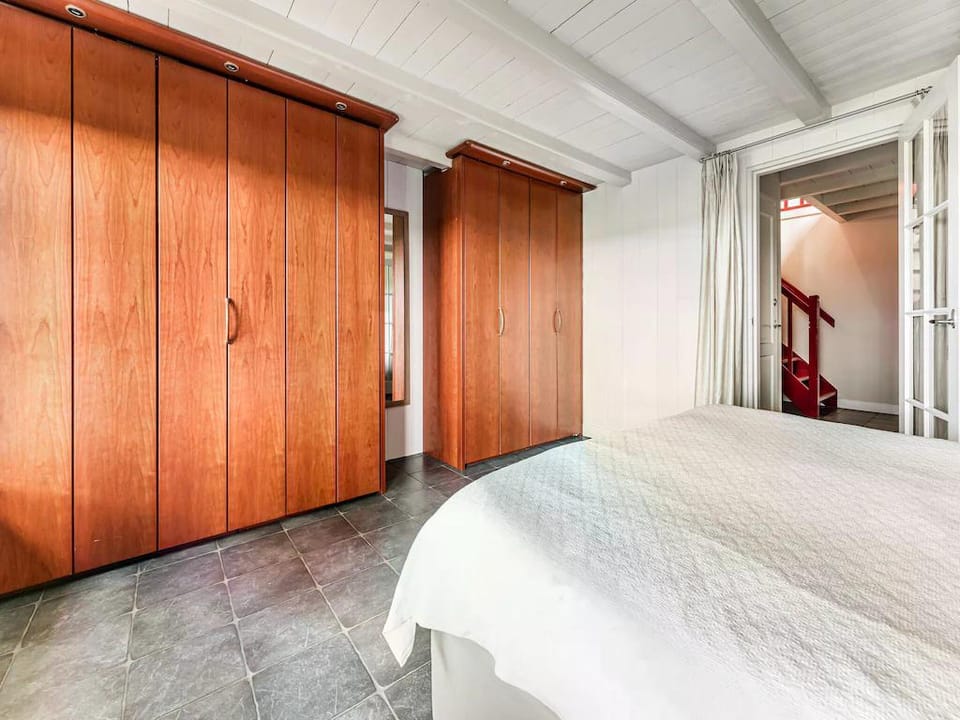 Spacious Holiday home De Pauwenhof Vacation rental in North Holland (province)