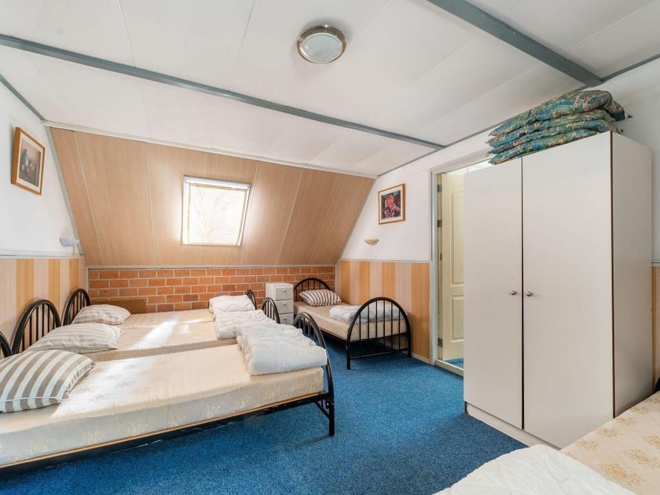 Group Home in Giethoorn with Waterside Terrace Vacation rental in Giethoorn