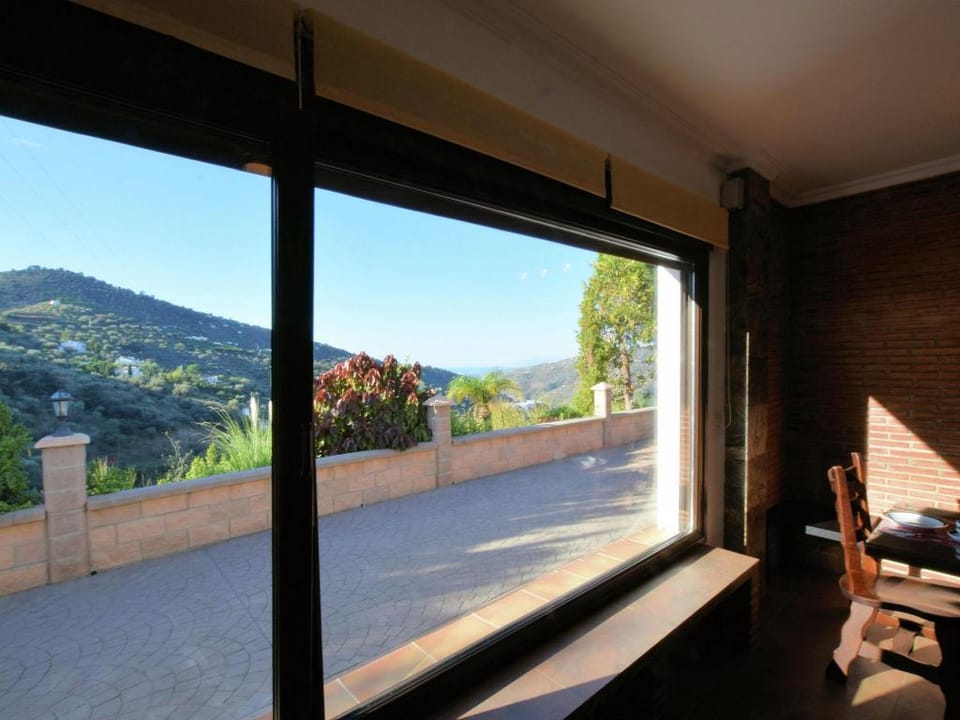 Belvilla by OYO Villa IlusiAn Villa in Axarquía