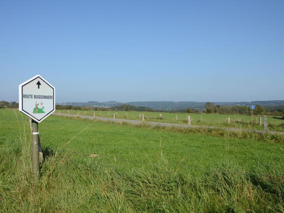 Holiday Home in Izier with Roofed Terrace, Garden, Parking Vacation rental in Wallonia, Belgium