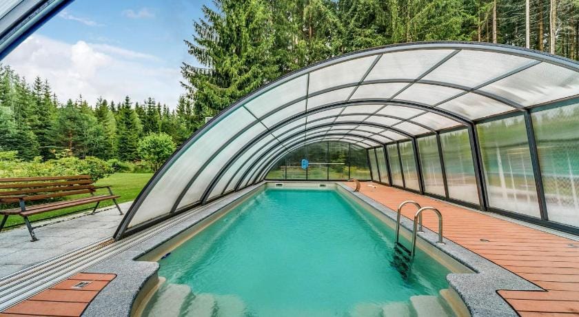 Retreat with Sauna, Hot Tub Apartment in Erzgebirgskreis