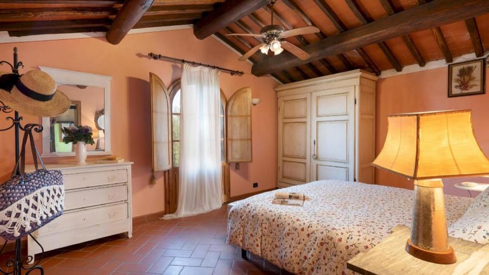 Podere Belvedere 6, Emma Villas Apartment in Tuscany