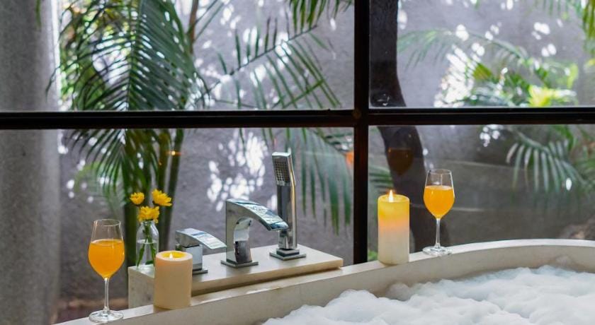 LohonoStays Orchard House Hotel in Maharashtra