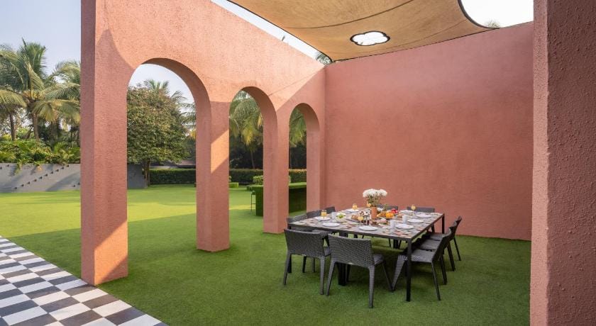 LohonoStays Casa Del Hotel in Maharashtra