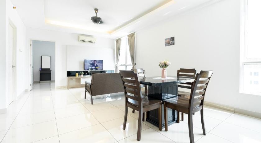 Mansion One Cozy 2bedrooms 4-6pax Vacation rental in George Town