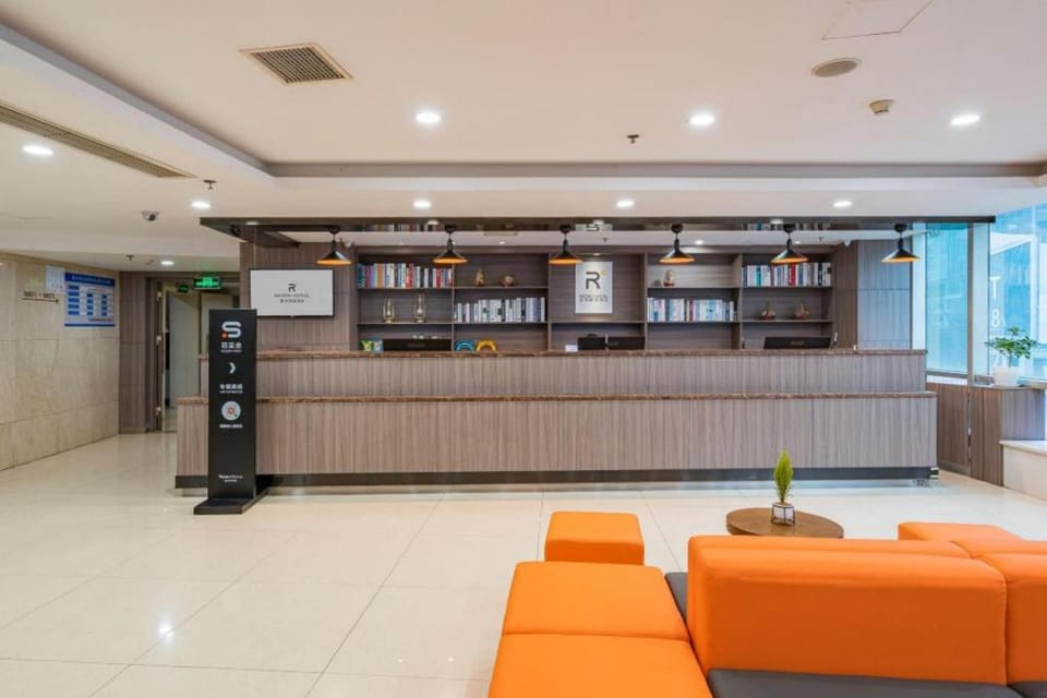 Chongqing Jiefangbei Hongyadong Fuyue Rezen Hotel Hotel in China