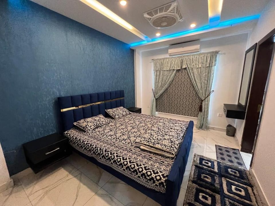 Single Bedroom flat with free parking & Wifi Vacation rental in Lahore