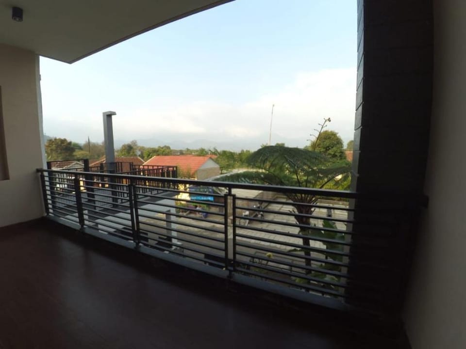 Orion Guest House Vacation rental in Lembang
