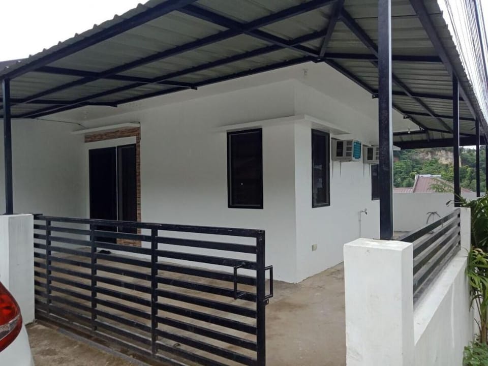 Cozy 2br near ateneo de cebu Vacation rental in Central Visayas
