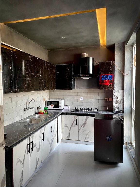 Penthouse 2 bedroom, entire top floor privacy. Apartment in Lahore