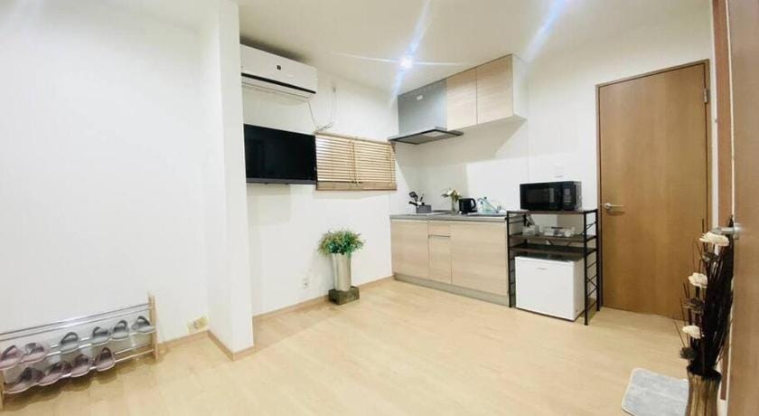 Use 2 Private Rooms / 2 Bathrooms / 2 Toilets Apartment in Osaka