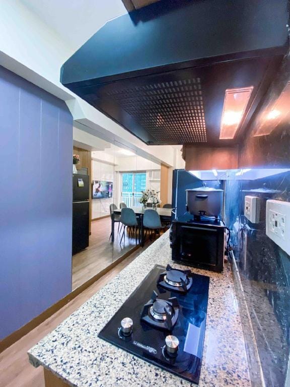 Prisma Residences 10mins to BGC  w/ Parking Apartment in Pasig