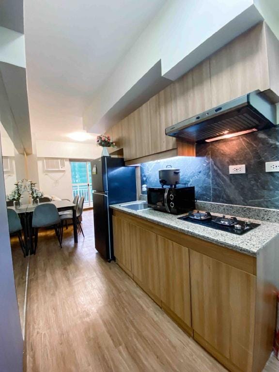 Prisma Residences 10mins to BGC  w/ Parking Apartment in Pasig