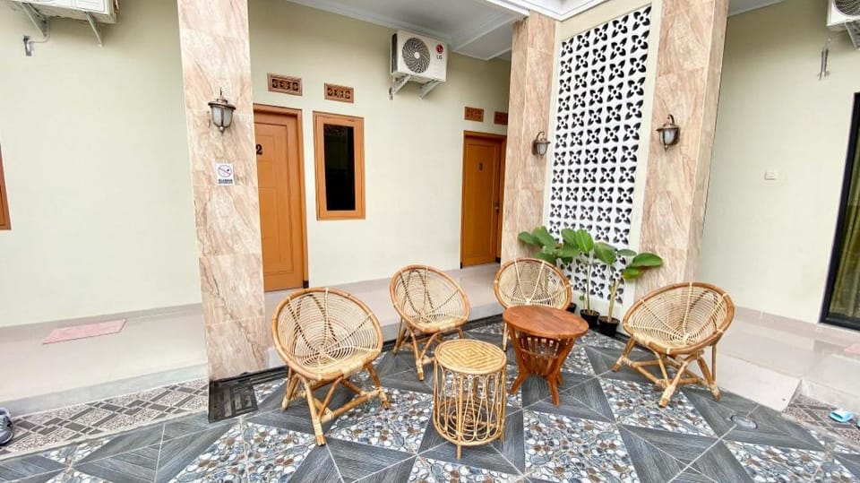 MADINA GUEST HOUSE Syariah near Gembira Loka Zoo Yogyakarta Mitra RedDoorz Hotel in Yogyakarta