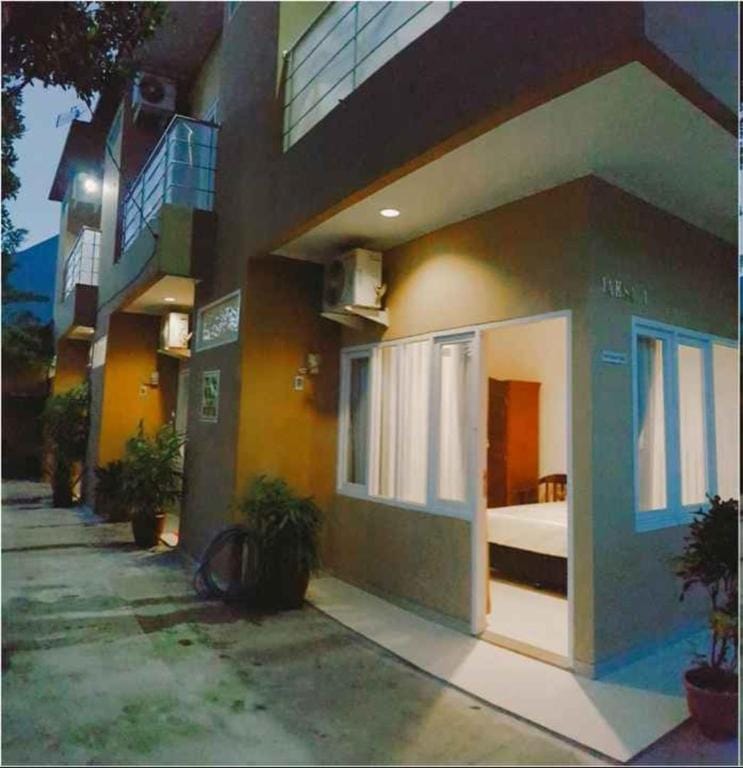 Jaksa Guest House - Near Alun-Alun Bandung Hotel in Bandung