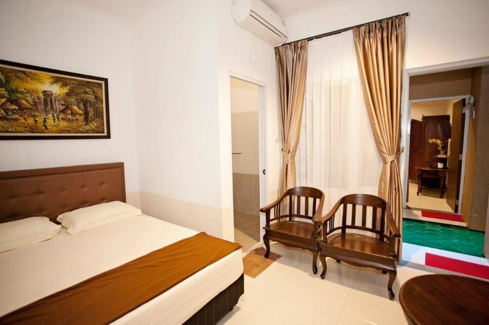 Jaksa Guest House - Near Alun-Alun Bandung Hotel in Bandung