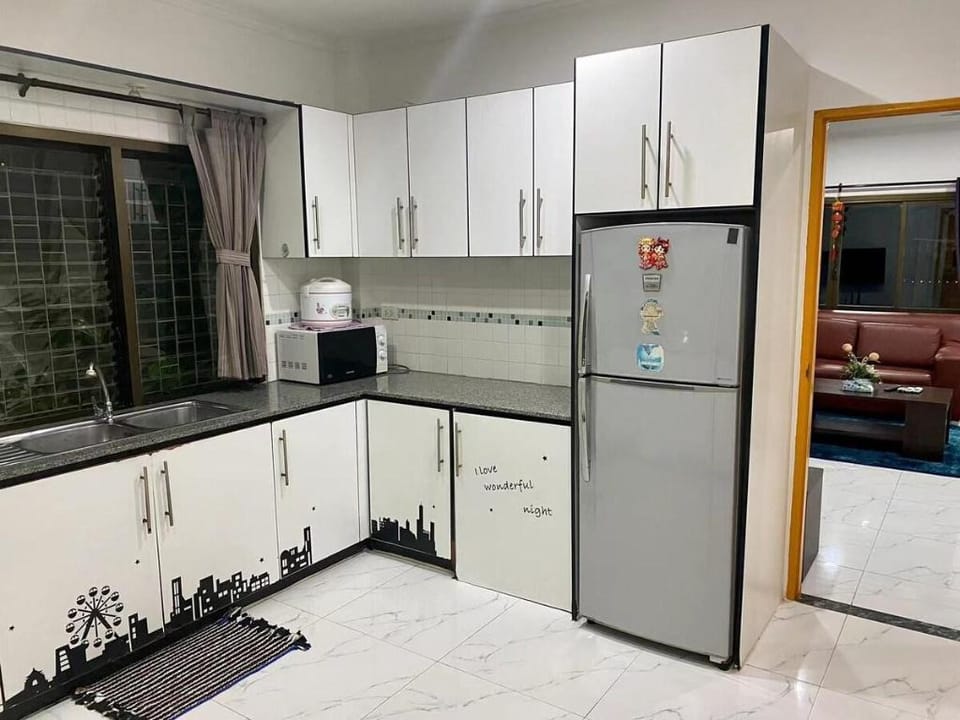 jomtien beach性价比超高三居室别墅，泳池家庭度假首选 Villa in Pattaya City