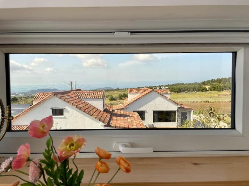 C#3 Aewol Resort Atmosphere View Best Full Window Corner View Ocean View Villa in South Korea