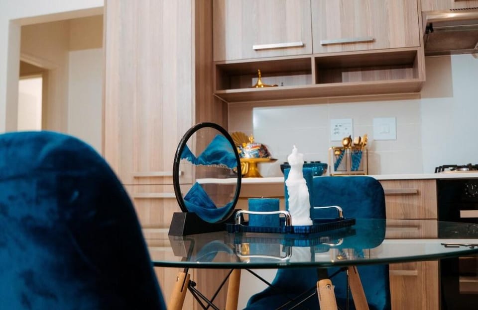 The Blue Apollo-Luxury Apartment- No Load Shedding Apartment in Sandton
