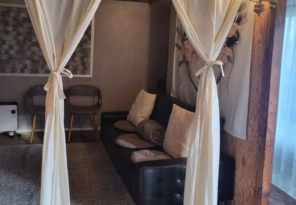 Jeju Ya Aewol Dokchae Stay Bed and Breakfast in South Korea