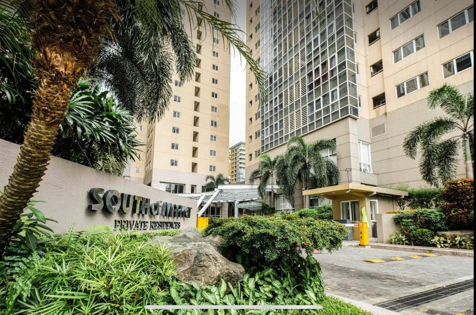 South of Market - StudioApt- Bonifacio Global City Apartment in Makati