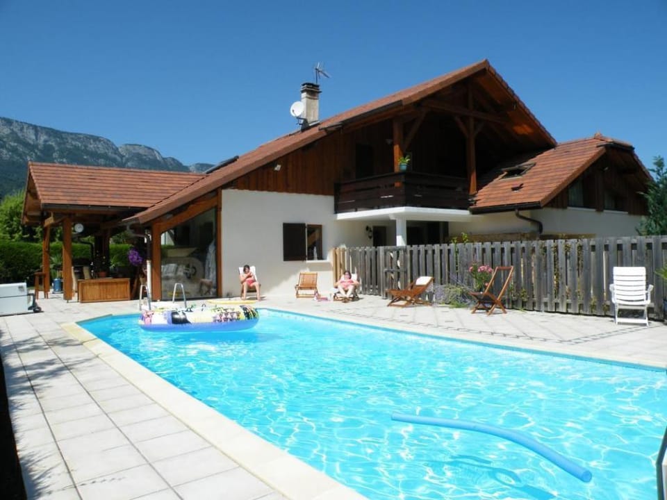 Gite Annecy 07 - Au Royaume des Marmottes - Appt 07 Hotel in Doussard