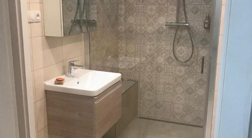 Lovely And Freshly Renovated Apartment In Praha 10 Apartment in Prague