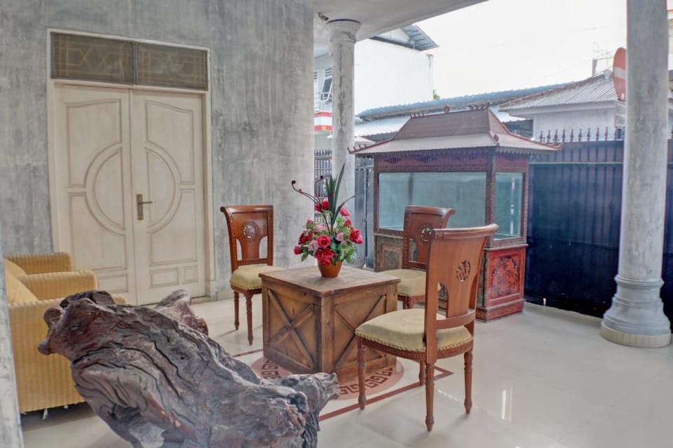 SPOT ON 92834 Wisma Dira Tiara Syariah Hotel in Indonesia