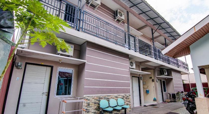 Hotel O Raya Guest House Syariah Hotel in West Sumatra, Indonesia