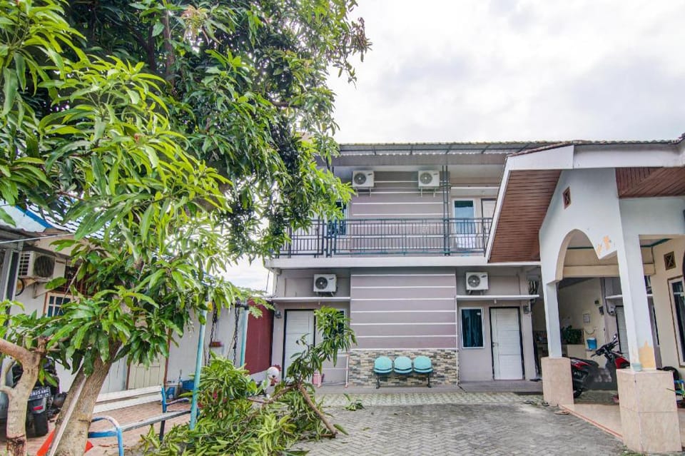 Hotel O Raya Guest House Syariah Hotel in West Sumatra, Indonesia