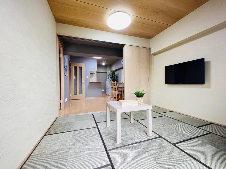 Shinjuku Shin-OkuboJR Station 300m Lively Area 601 Apartment in Shinjuku