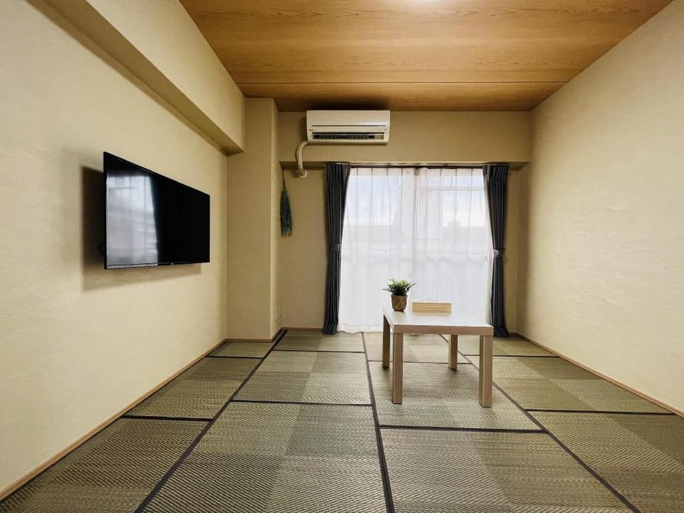 Shinjuku Shin-OkuboJR Station 300m Lively Area 601 Apartment in Shinjuku
