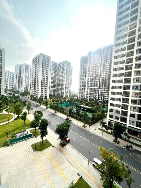 A Phón 2BR2WC VinGrand/Fully furnished - warming Apartment in Ho Chi Minh City