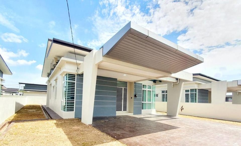 Side by Side 2Single Strorey bungolow 20pax@Alma Vacation rental in Penang