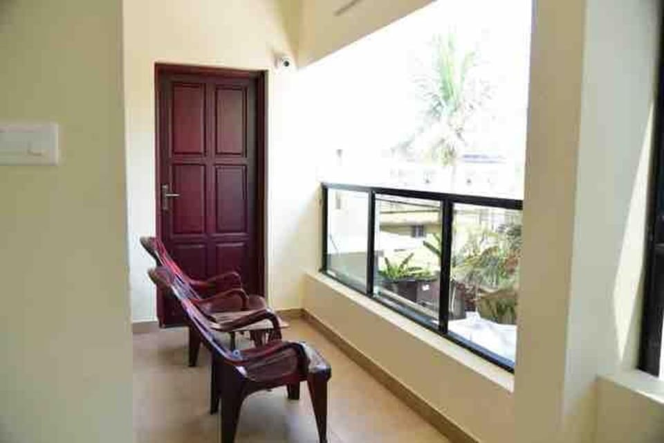 Athrakkattu Enclave Deluxe 6 Bedroom AC Apt for 12 Vacation rental in Thiruvananthapuram