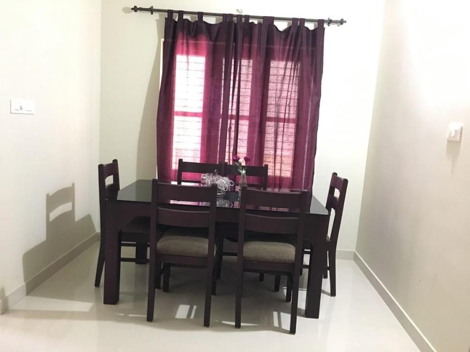 Athrakkattu Enclave Executive Studio Apt AC  for 2 Vacation rental in Thiruvananthapuram