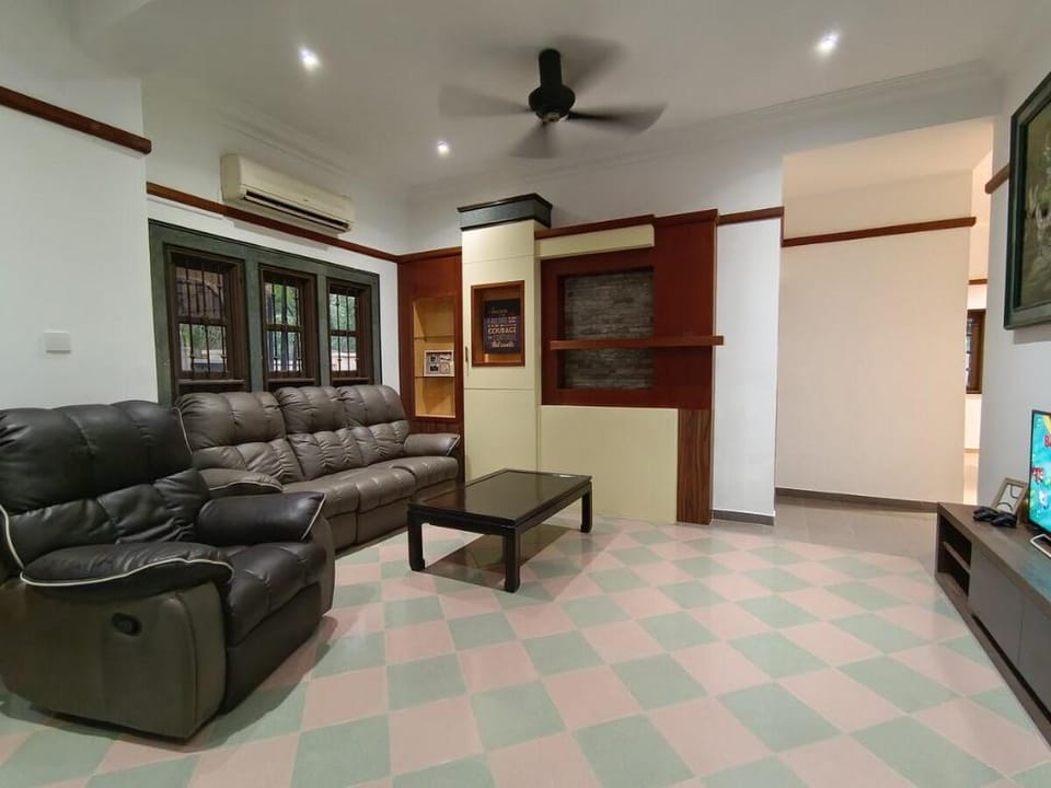 Bearhill Hideaway 16Pax|6BR|Bathtub|Spacious|Loft Vacation rental in Malacca