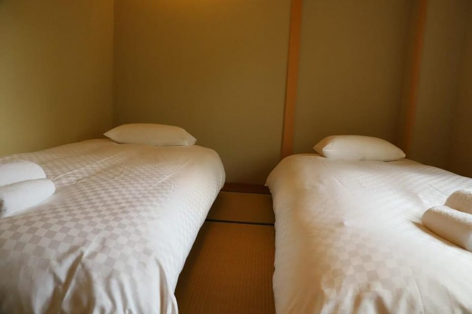 Kyoto Hatsune Twin Room with Bathroom Room 303 Apartment in Kyoto